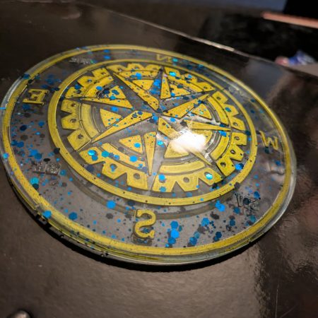 Compass style dish