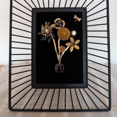 Wrought iron effect unique frame with gold and black embellishment. 25 x 20 cm