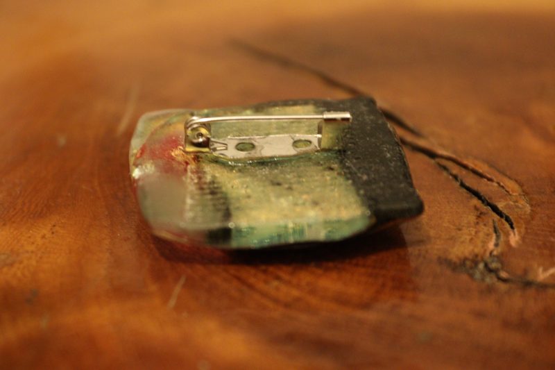 Fuse glass brooch [C5]