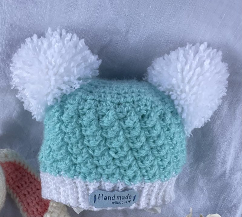 New born Pom Pom hat