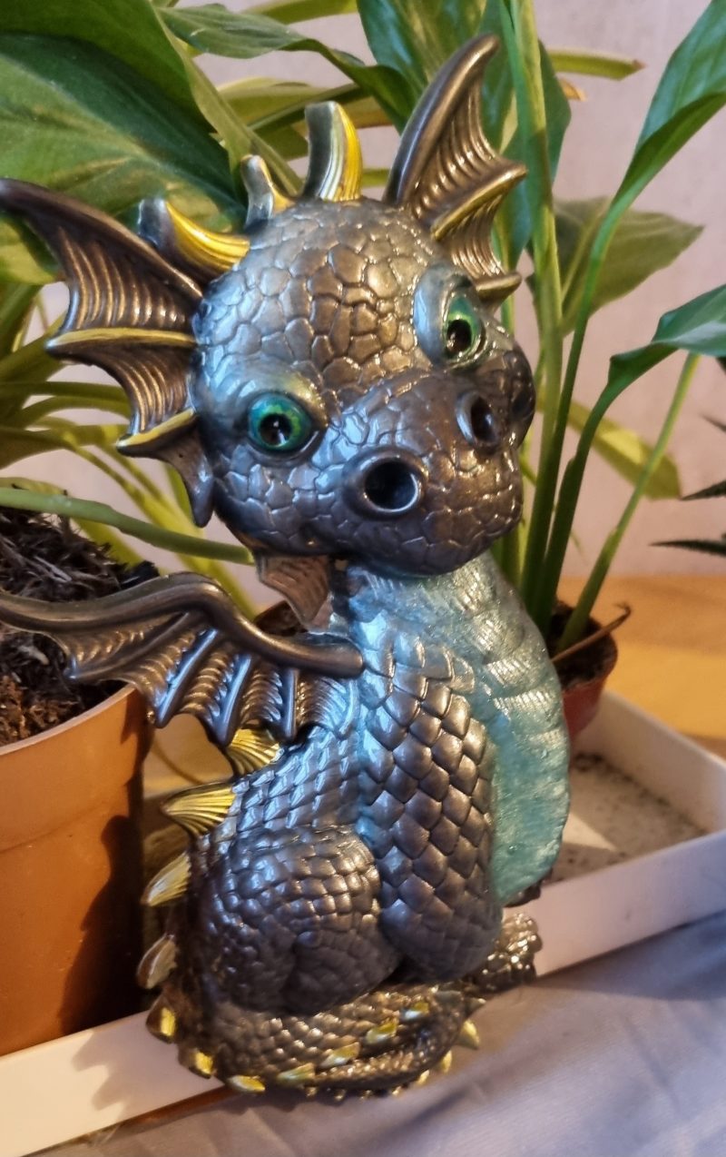 Resin dragon hanging frame or standing ornament 'Abigail'