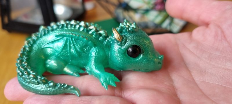 Lovable resin serpent dragon ornament 'Froggy'