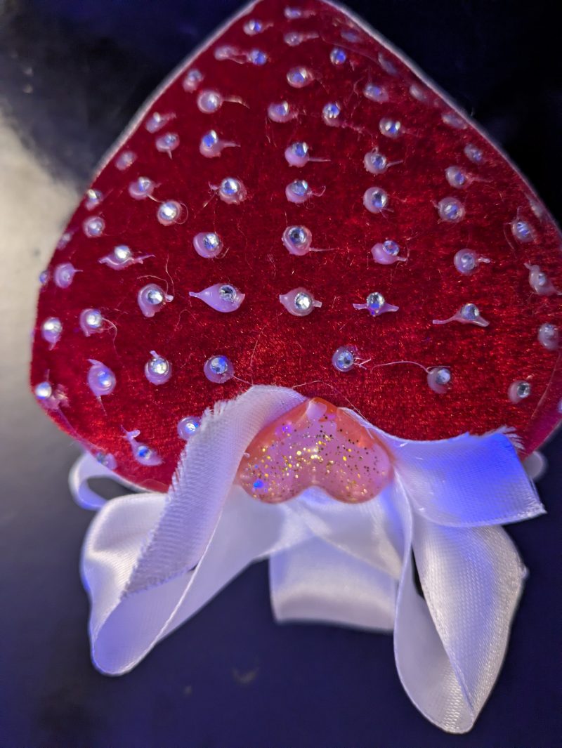 Velvet heart bauble