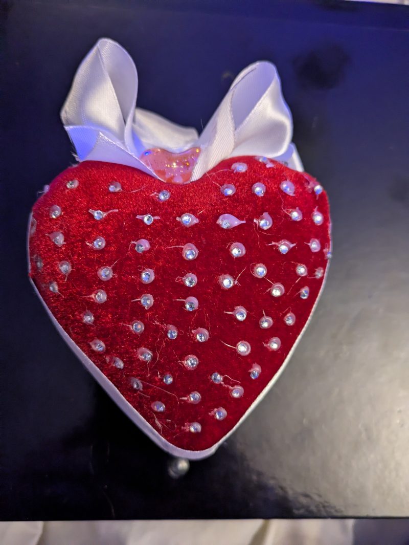 Velvet heart bauble