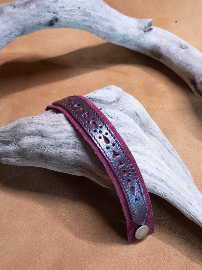 Bracelet with die-cut filigree | handmade genuine leather | double bordeaux color.