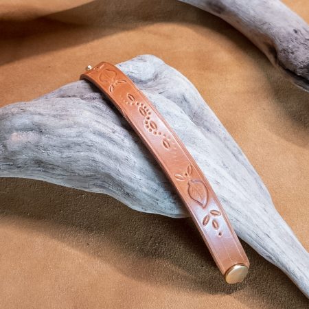 Bracelet embossed | handmade genuine leather | brown color.