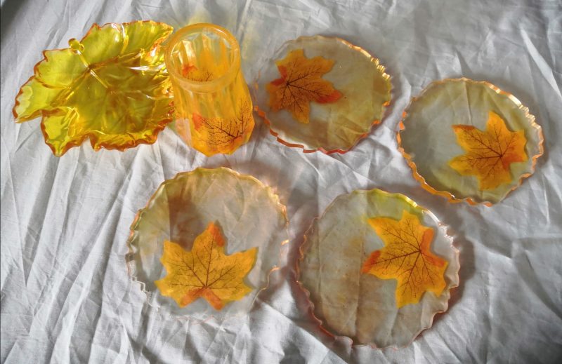 Maple Leaf resin tableware set - 3 colours available