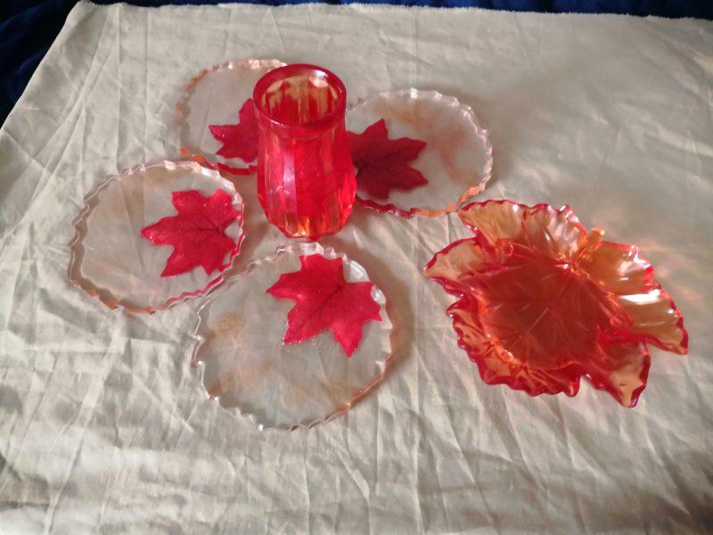 Maple Leaf resin tableware set - 3 colours available