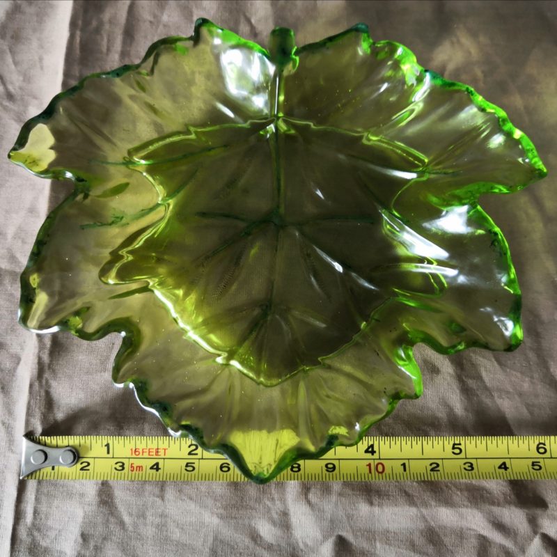 Maple Leaf resin tableware set - 3 colours available