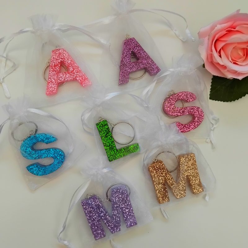 Resin initial keyring, resin glitter initial keyring,resin initial keychain, resin letter keyring, resin letter keychain