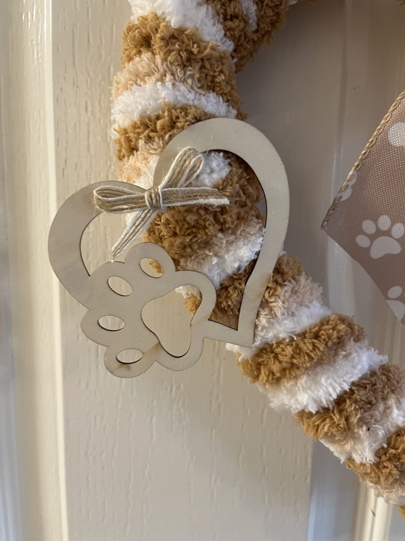 Furry friends 12” heart hanging decoration