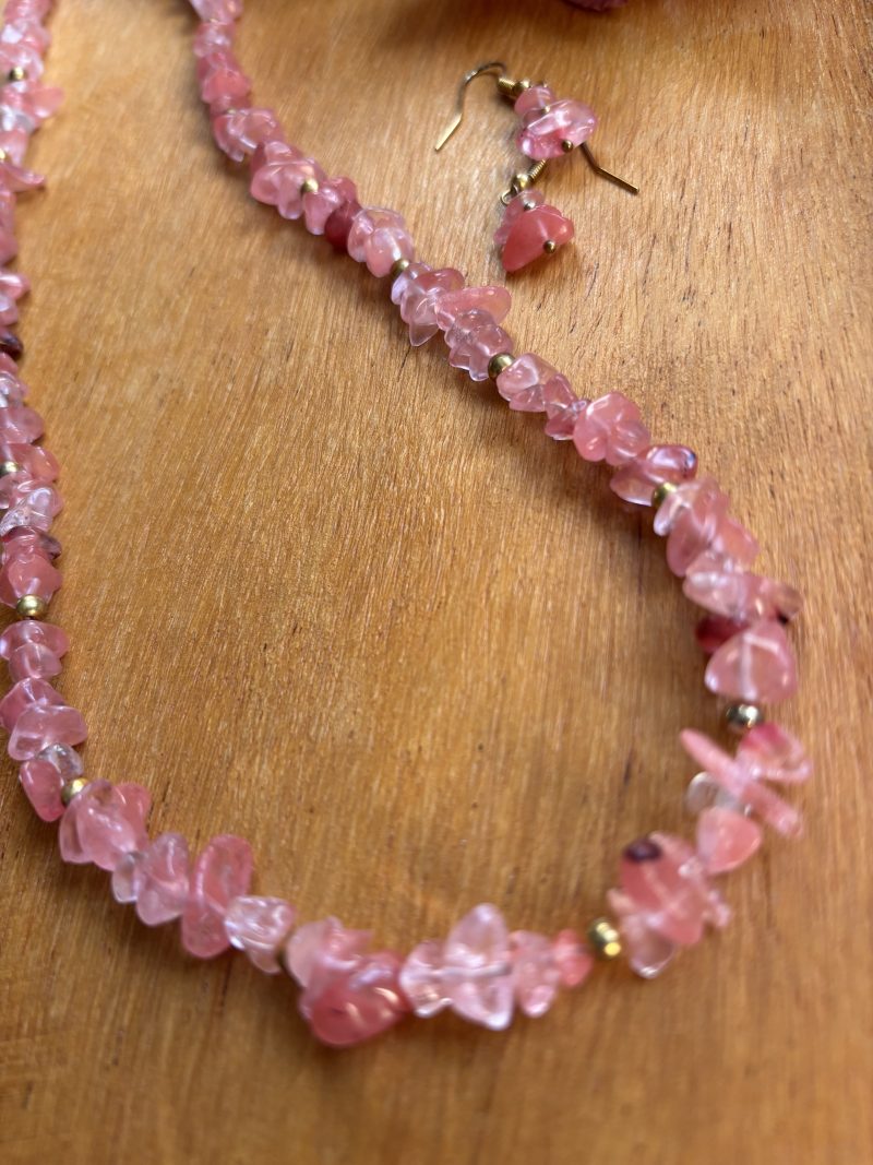 Coral coloured gemstone chips jewellery set