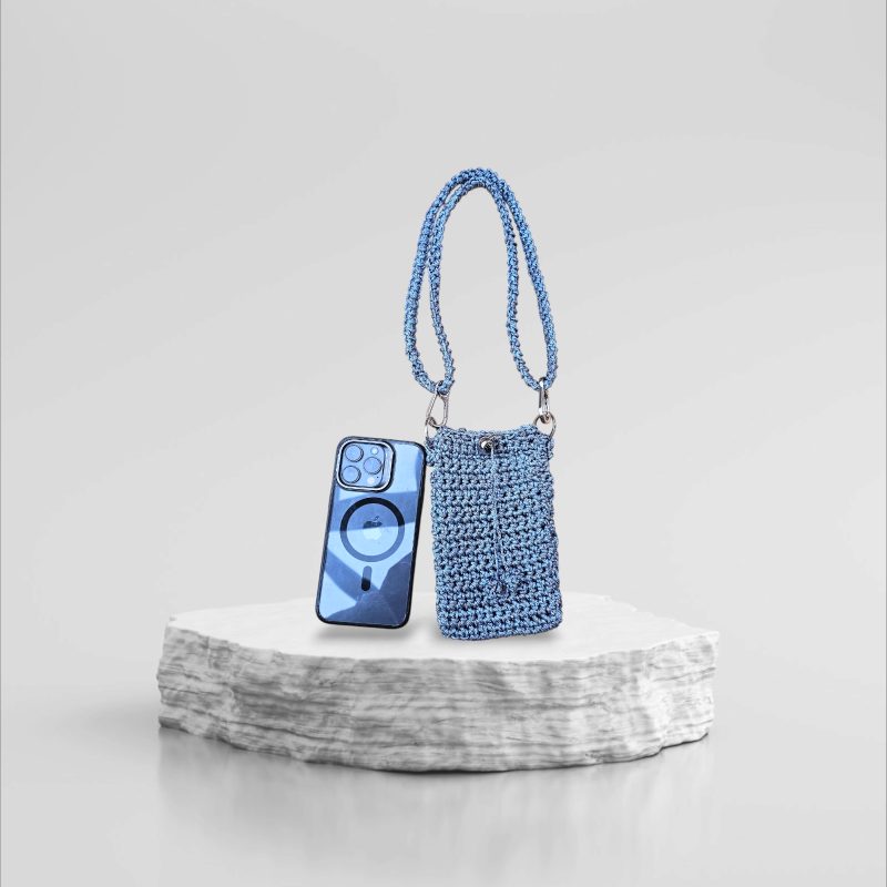 handmade glittery mobile phone bag, adjustable chain, crossboby, drawstring closure. Light blue.