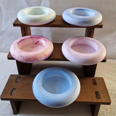 Tea light candle holder