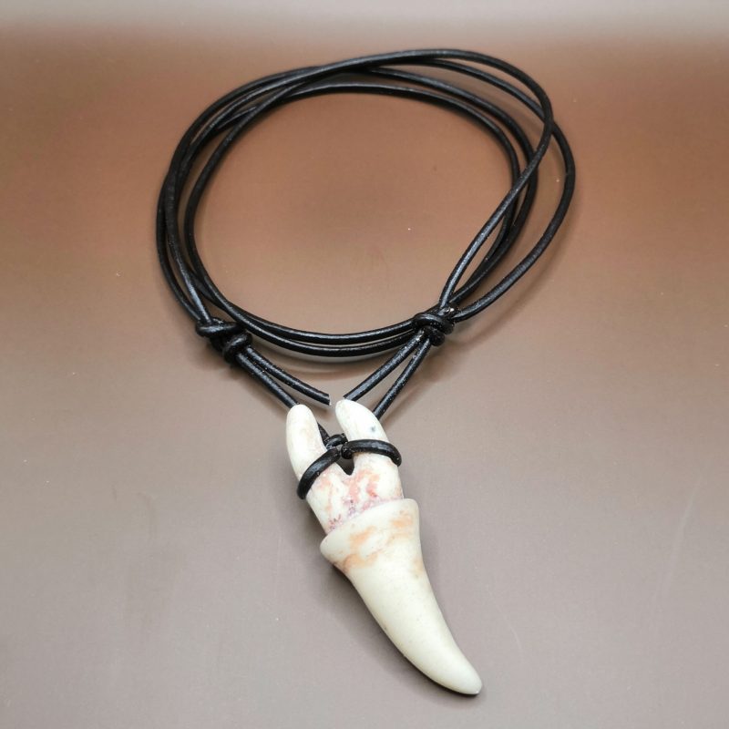Hunter's Charms - Sun-bleached | resin pendant | Claw, Talon, Fang | LARP / cosplay