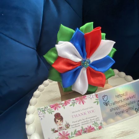 Beautiful patriotic flower keyring