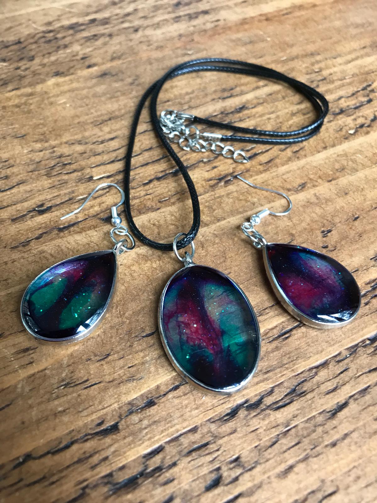 Sparkly necklace and earring set