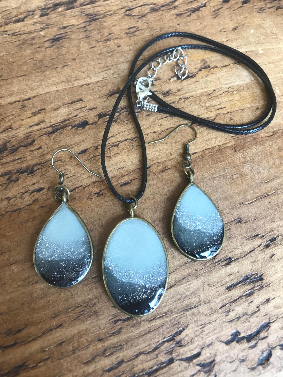 Sparkly necklace and earring set