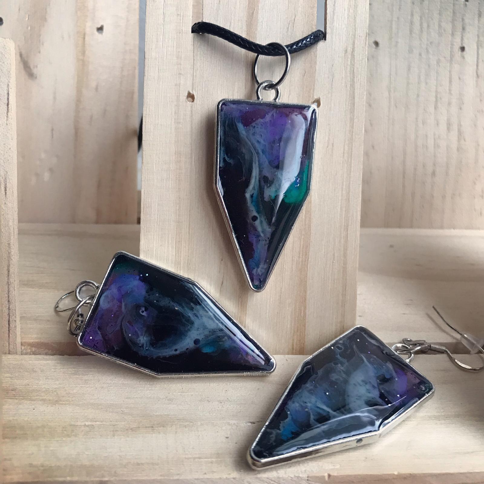 Pentagon Shaped Necklace Set