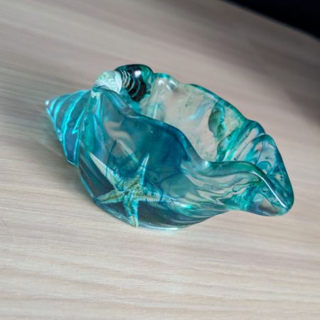 Gorgeous resin conch shells - Image 3