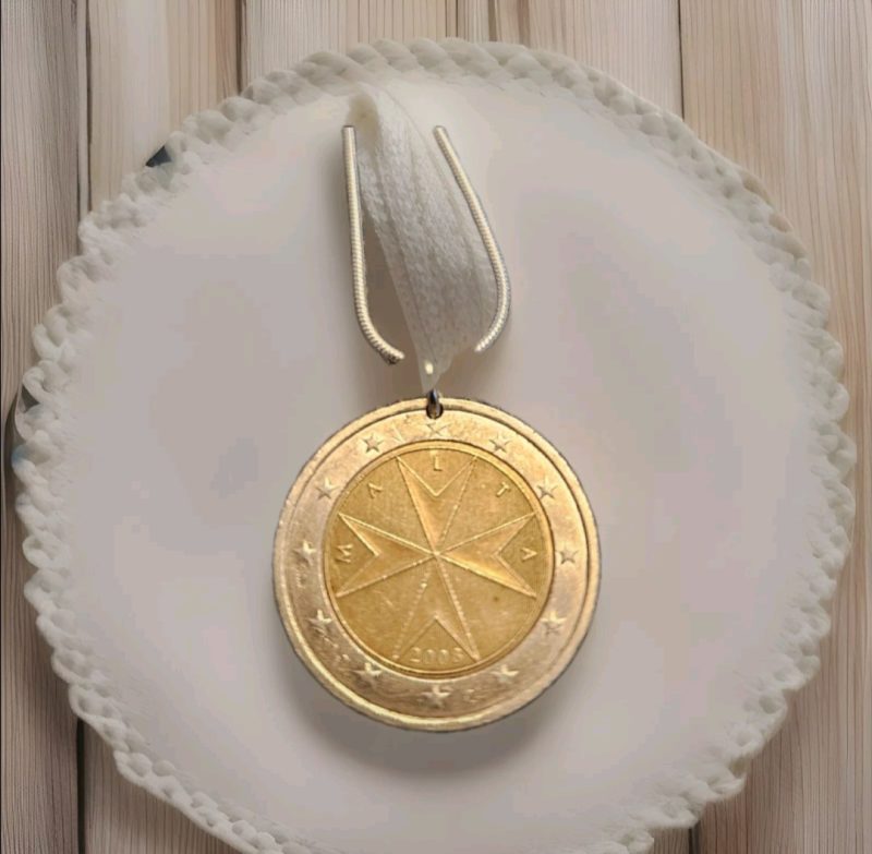Maltese Issue €2 coin necklace.