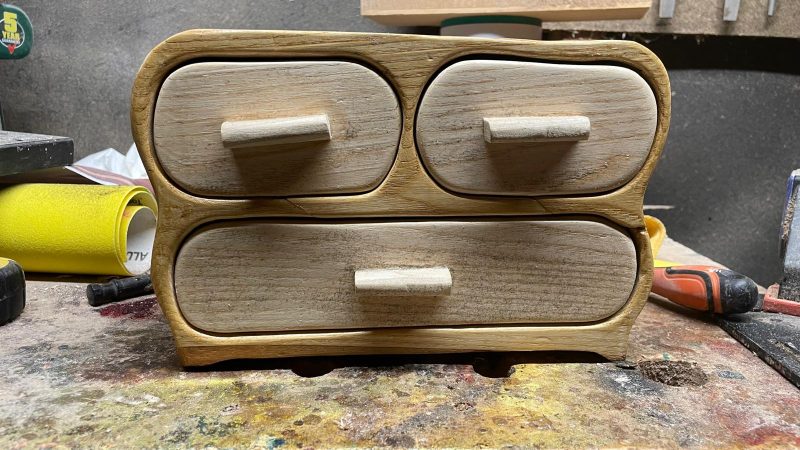 Handcrafted Wooden Bandsaw Box Watch Holder – Unique, Lined, Elegant Storage
