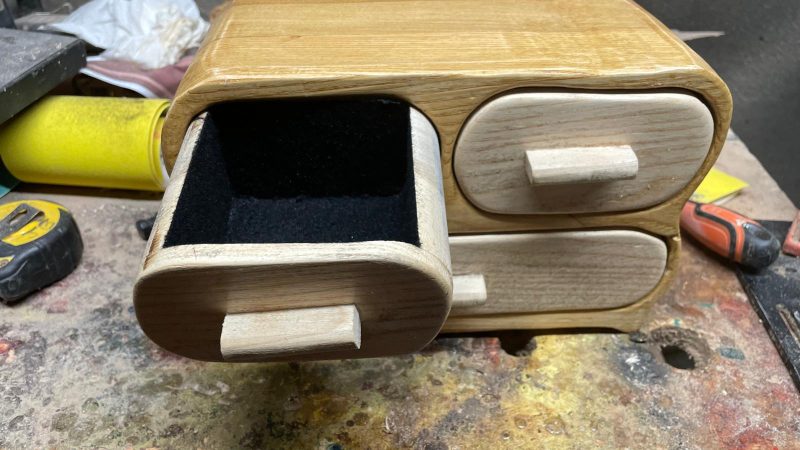 Handcrafted Wooden Bandsaw Box Watch Holder – Unique, Lined, Elegant Storage