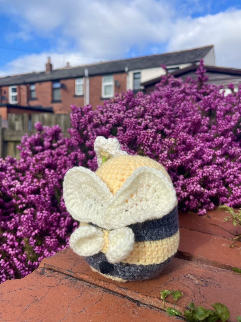 Cute crochet bumble bee