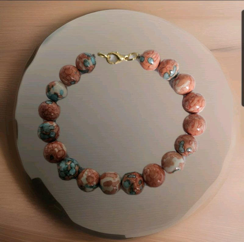Ocean jade beaded bracelet.
