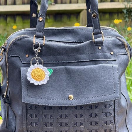 Handmade Crochet Daisy Keychain – Cute Bag Charm & Gift Idea