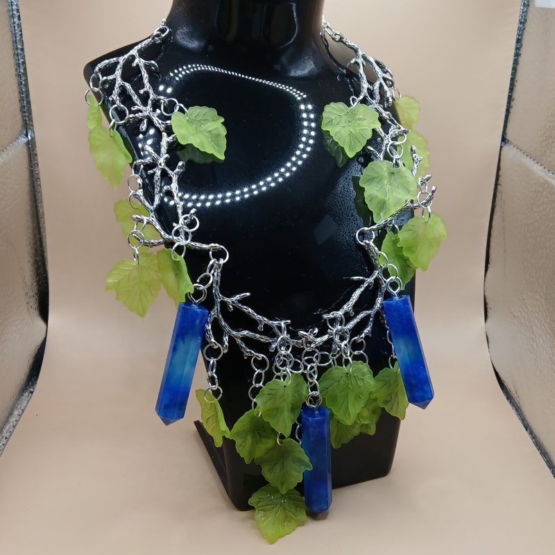 Verdant Silver | necklace and earrings set | metal | resin