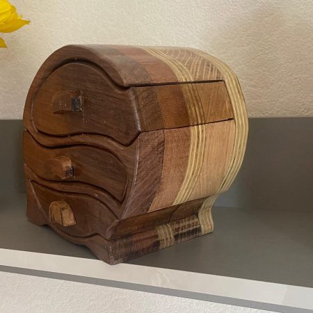 Solid wood box – elegance, order and personality in one object