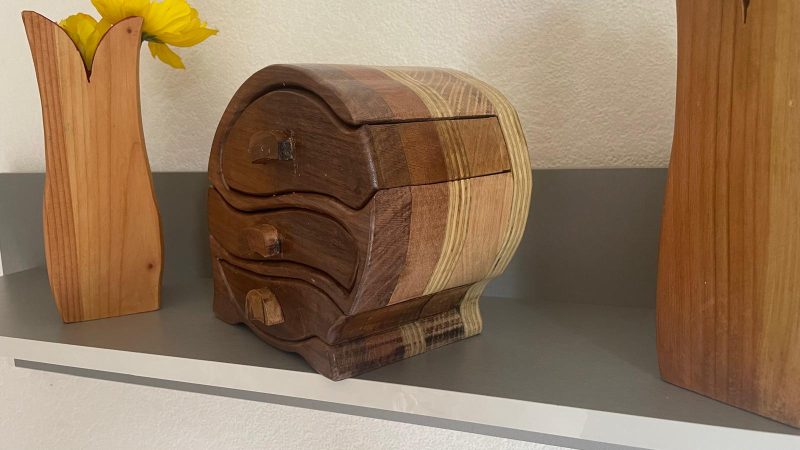 Solid wood box – elegance, order and personality in one object