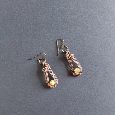 Handmade wire weave Cats Eye earrings in copper.