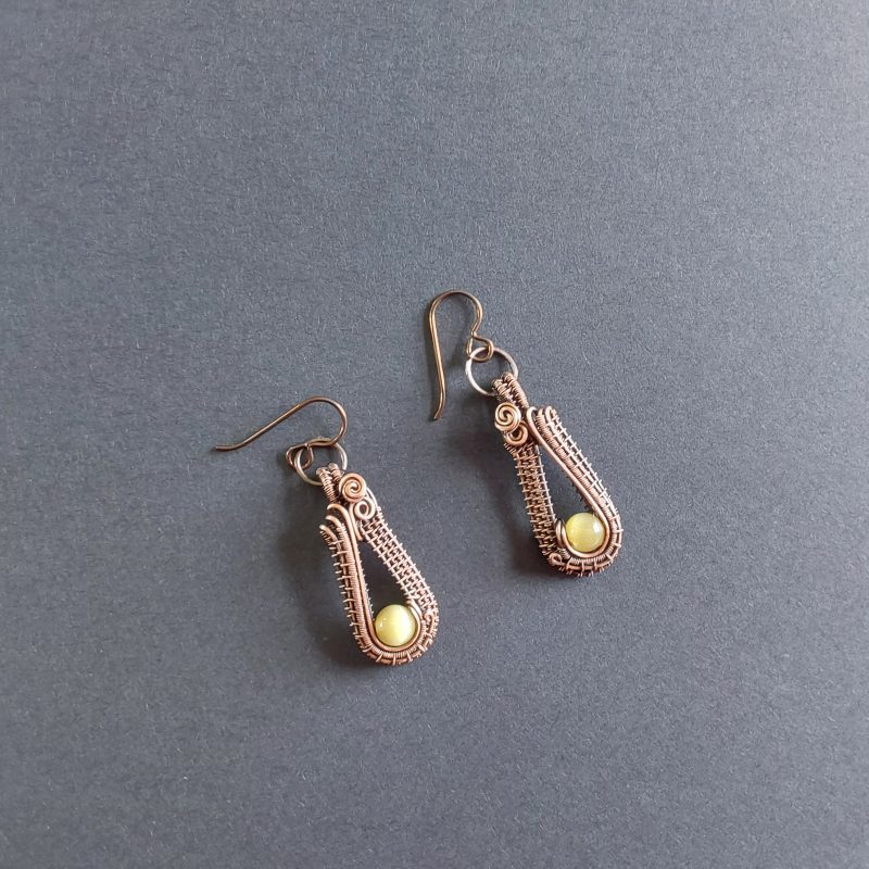 Handmade wire weave Cats Eye earrings in copper.