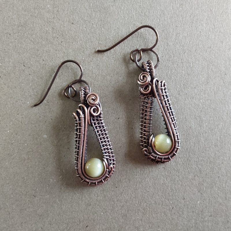 Handmade wire weave Cats Eye earrings in copper.