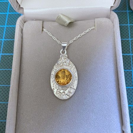 Stunning Topaz pendant ALL PROCEEDS TO MACMILLAN CANCER CARE