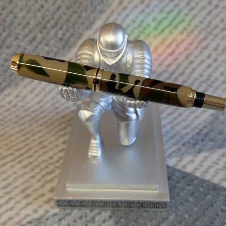 Acrylic Jr Gentleman-style fountain pen made from camouflage coloured acrylic with gold fittings