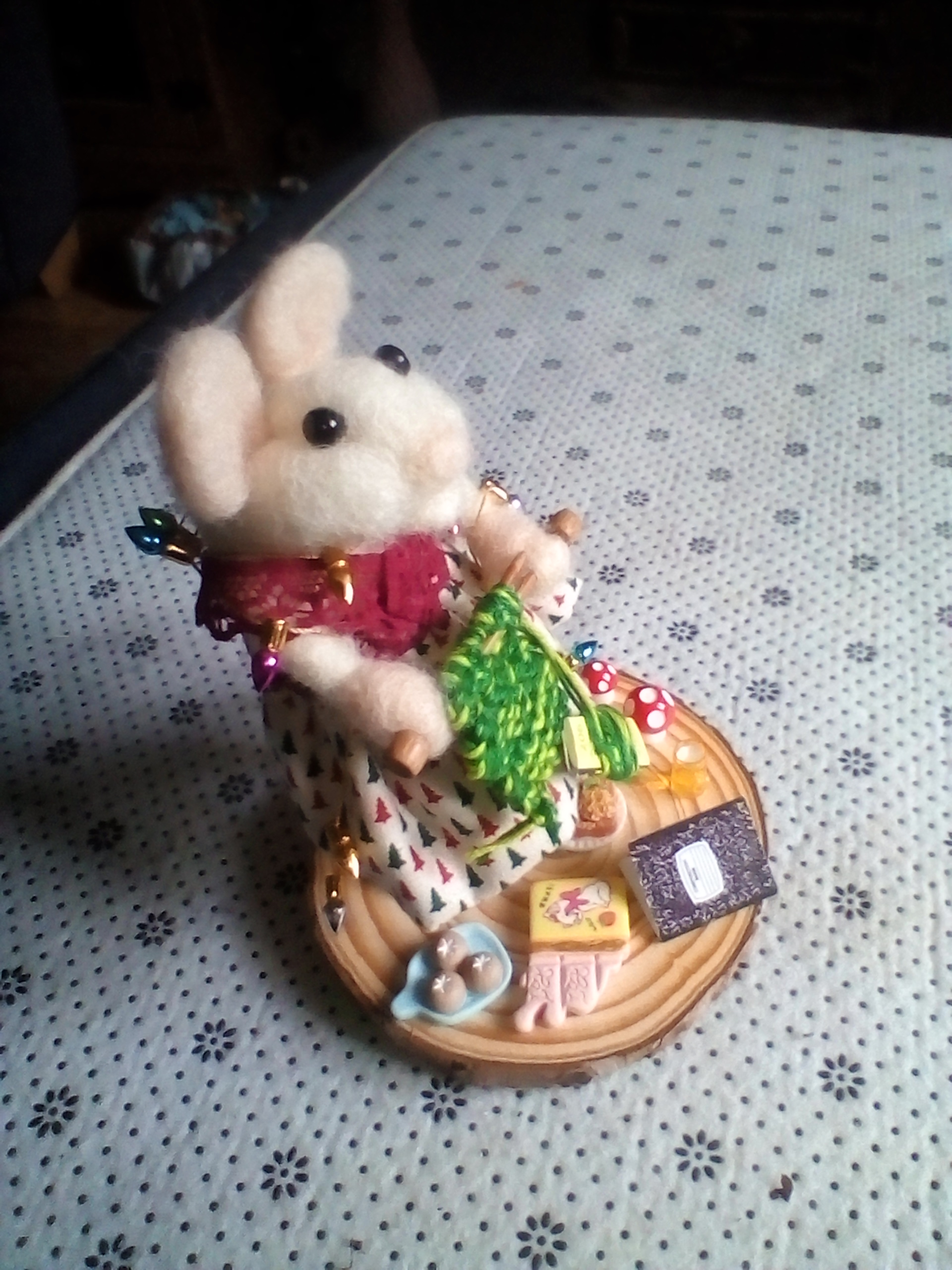 needle felted christmas spool mouse busy knitting