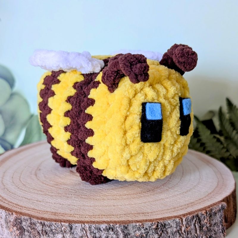 Enchanted Woodland Square Bee