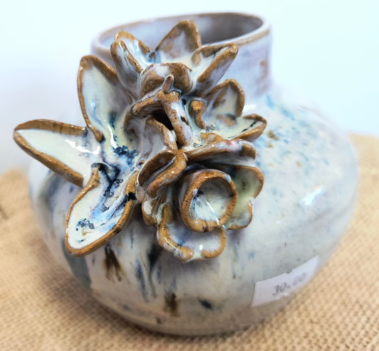 Decorative flower vase