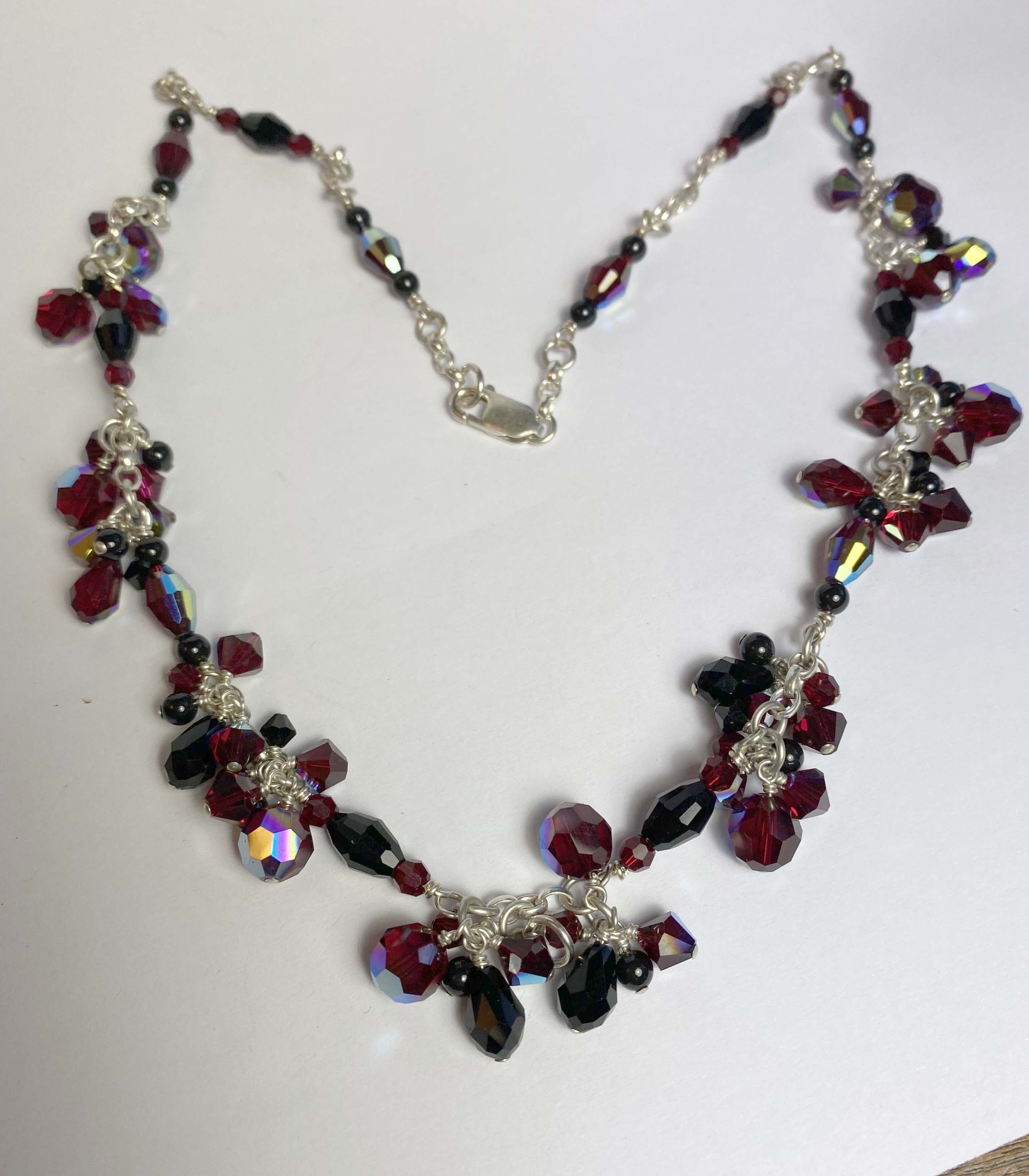 Beautiful cluster necklace in red and black
