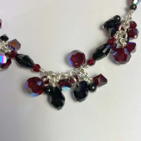Beautiful cluster necklace in red and black