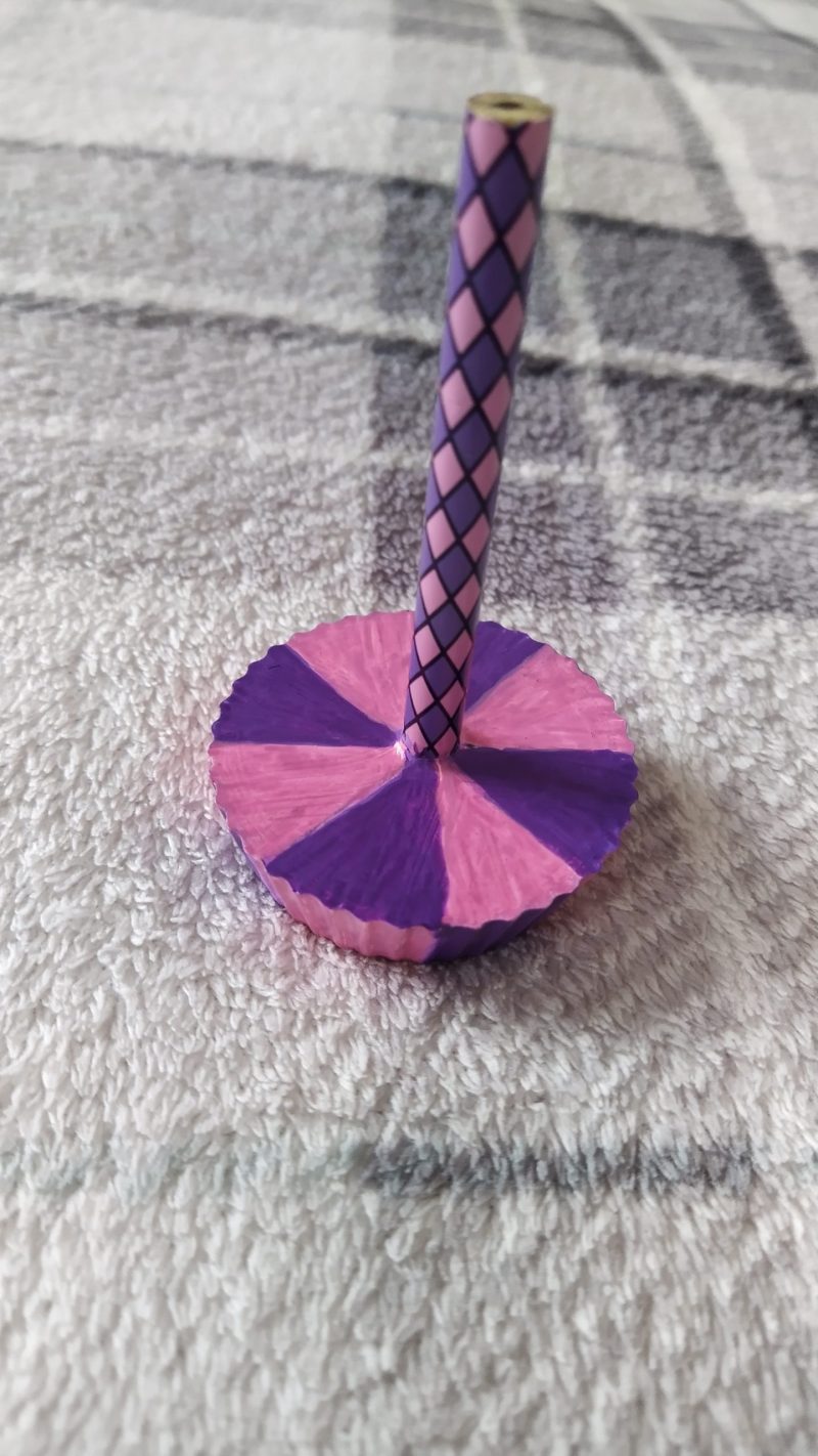 Colourful ring holder. Pink and purple