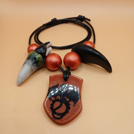 Arcane Artefacts - Dragon's Pact | resin amulet | fang, claw | LARP, Cosplay | 5 colours available