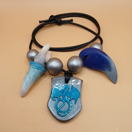 Arcane Artefacts - Dragon's Pact | resin amulet | fang, claw | LARP, Cosplay | 5 colours available