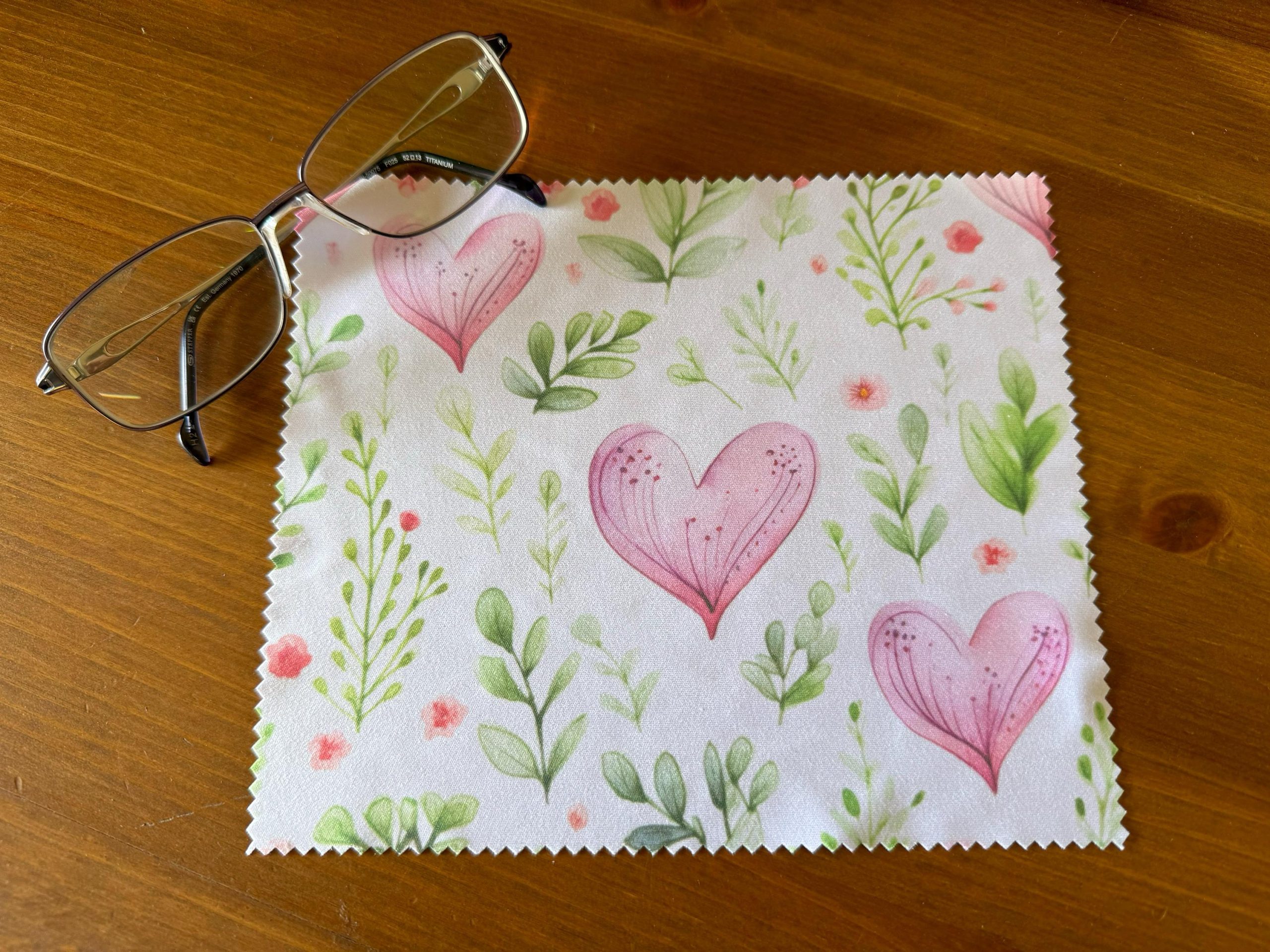 Love heart glasses lens cleaning cloth