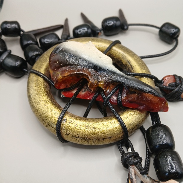 Hunter's Charms - Fallen Phoenix | resin pendant | Skull, Talon | LARP, cosplay