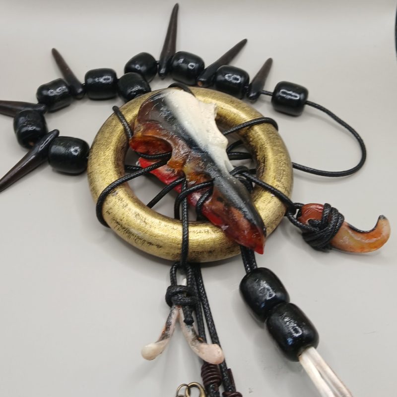 Hunter's Charms - Fallen Phoenix | resin pendant | Skull, Talon | LARP, cosplay