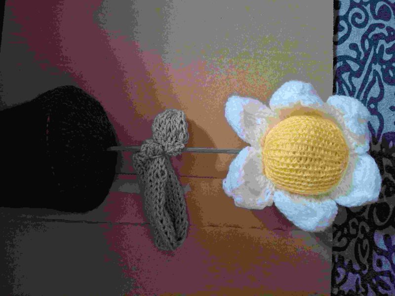 Knitted scented flower with pot